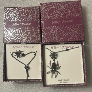 Betsey Johnson Halloween Pull Chain Slide Bracelet Spider And Long Pendant Set